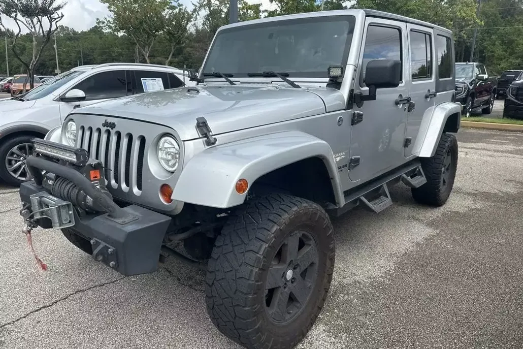 2008 Jeep Wrangler Unlimited Sahara photo 1