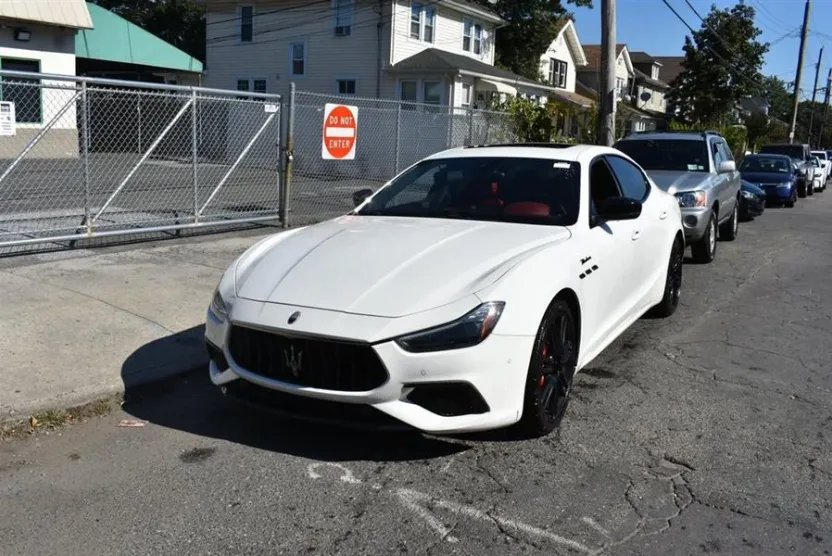 2022 Maserati Ghibli Modena photo 1