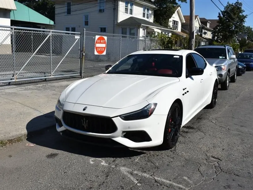 2022 Maserati Ghibli Modena photo 1