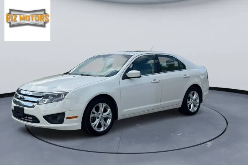 2012 Ford Fusion SE photo 1