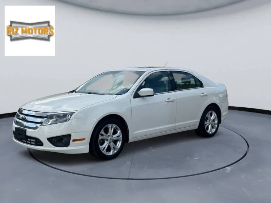 2012 Ford Fusion SE photo 1