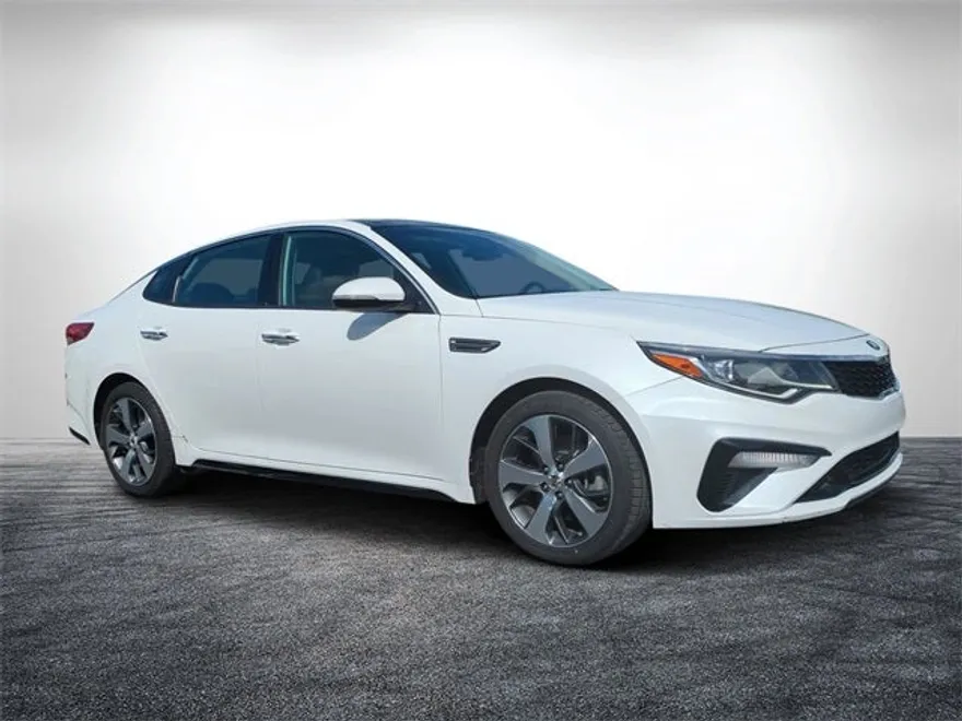 2019 Kia Optima S photo 1