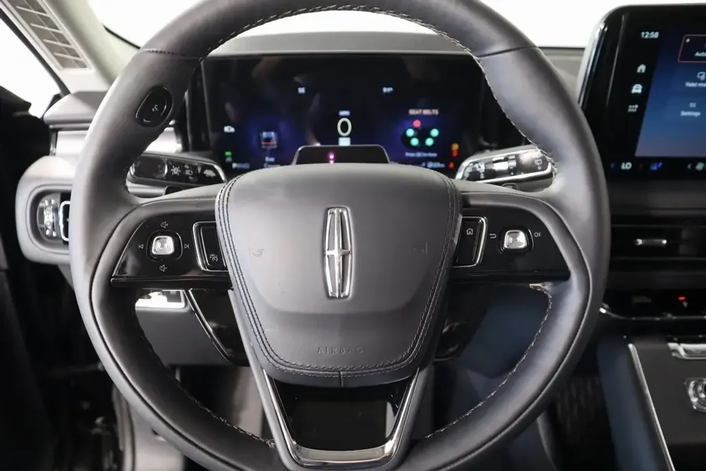 2025 Lincoln Aviator Premiere photo 1