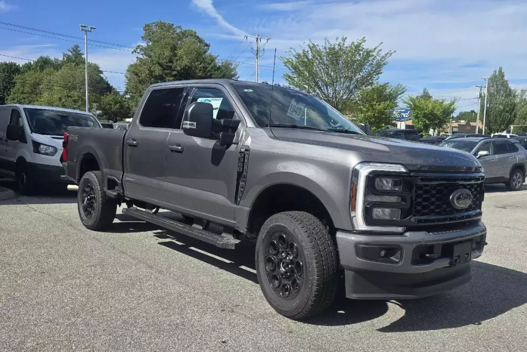 2025 Ford F-350 XLT photo 1