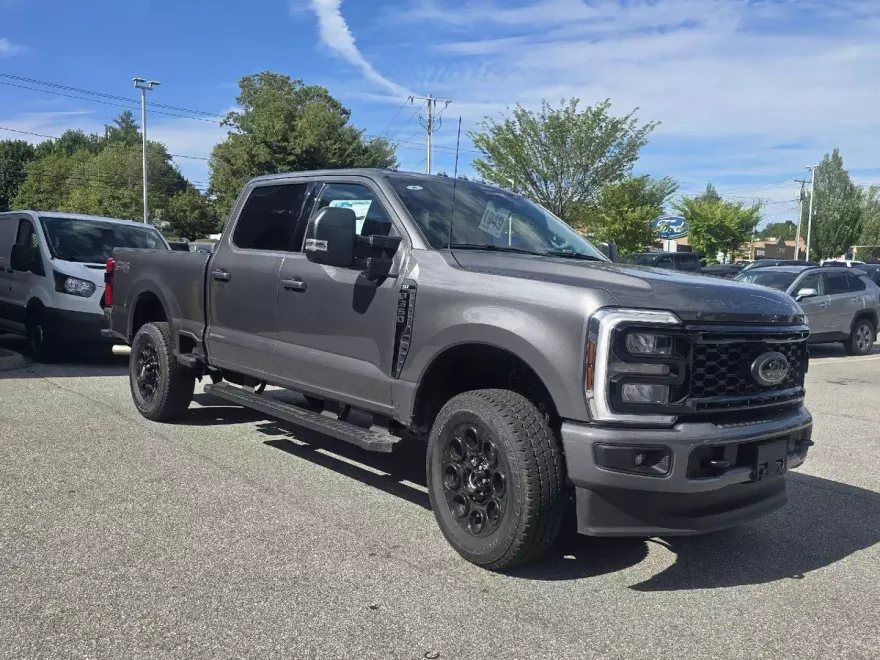 2025 Ford F-350 XLT photo 1