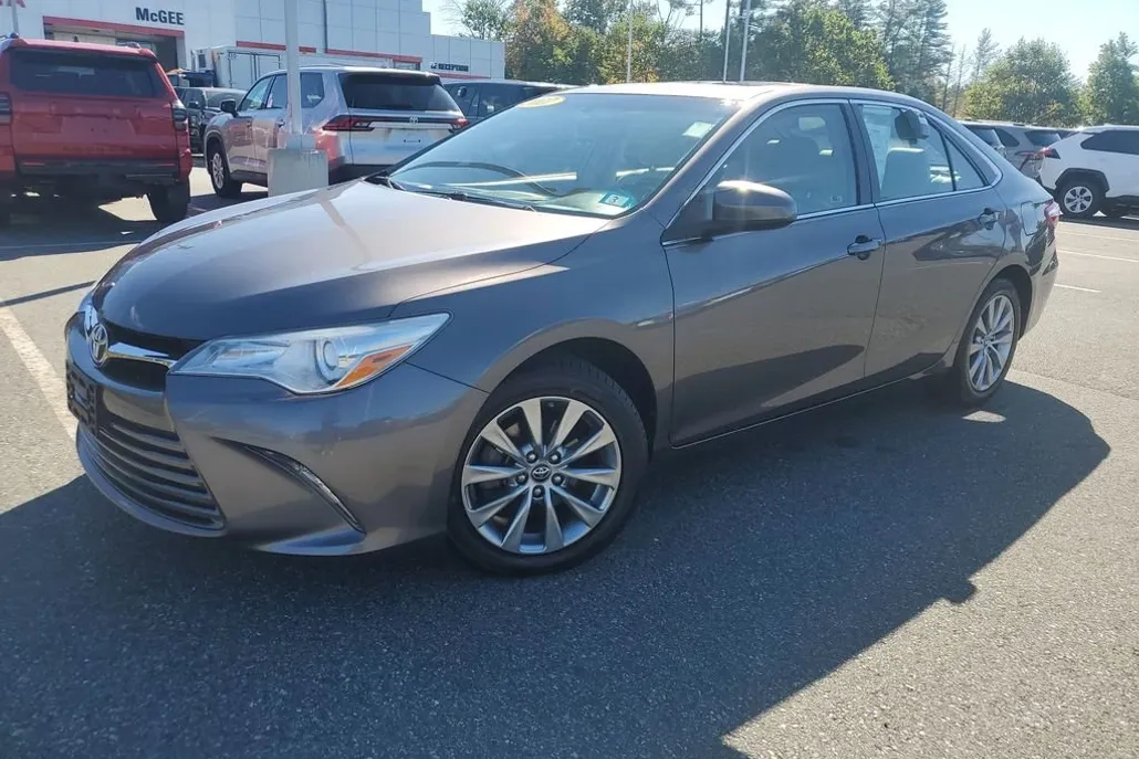 2017 Toyota Camry XLE XSE photo 1