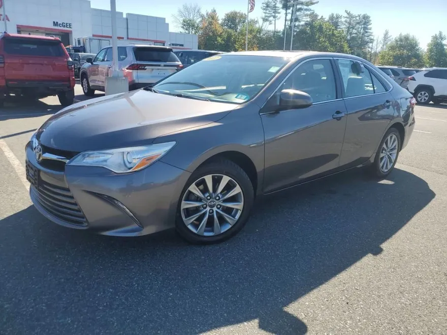 2017 Toyota Camry XLE XSE photo 1