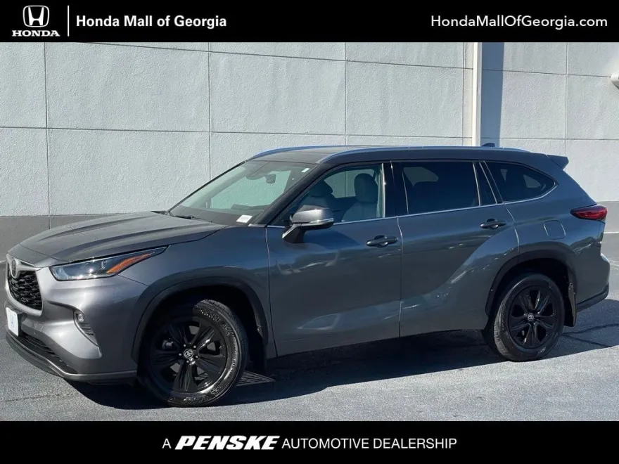 2021 Toyota Highlander XLE photo 1