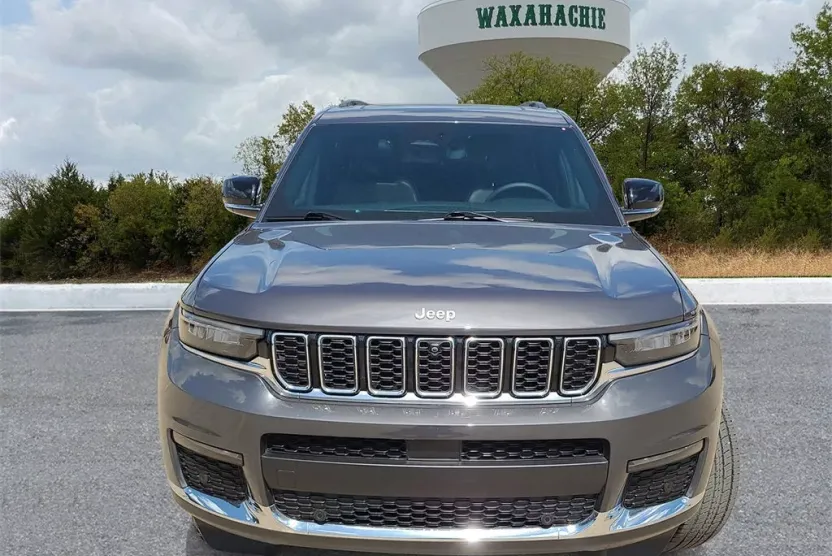 2024 Jeep Grand Cherokee Limited photo 1