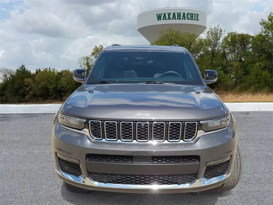 2024 Jeep Grand Cherokee Limited photo 1