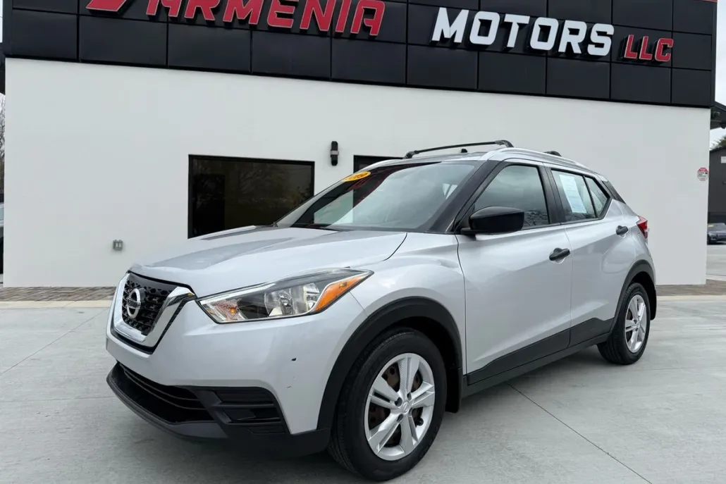 2019 Nissan Kicks S photo 1