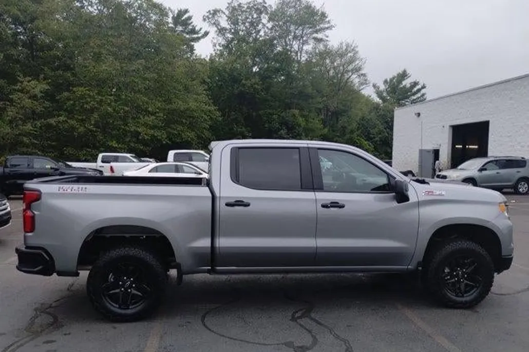 2024 Chevrolet Silverado 1500 LT Trail Boss photo 1
