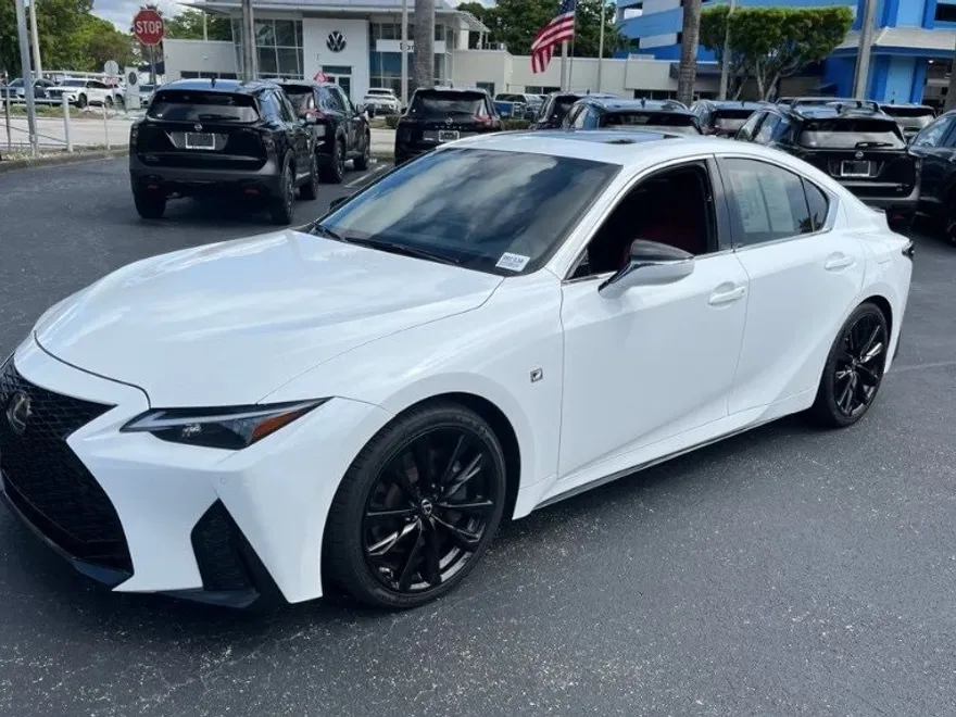 2022 Lexus IS 350 F SPORT photo 1