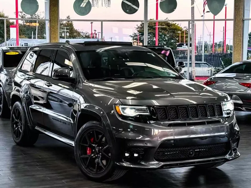 2019 Jeep Grand Cherokee SRT8 photo 1