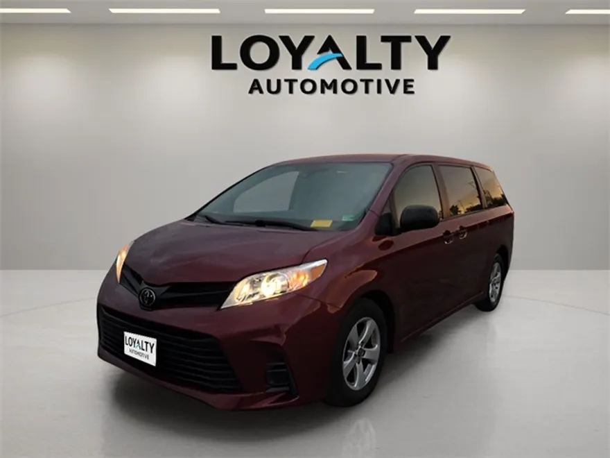 2020 Toyota Sienna L photo 1