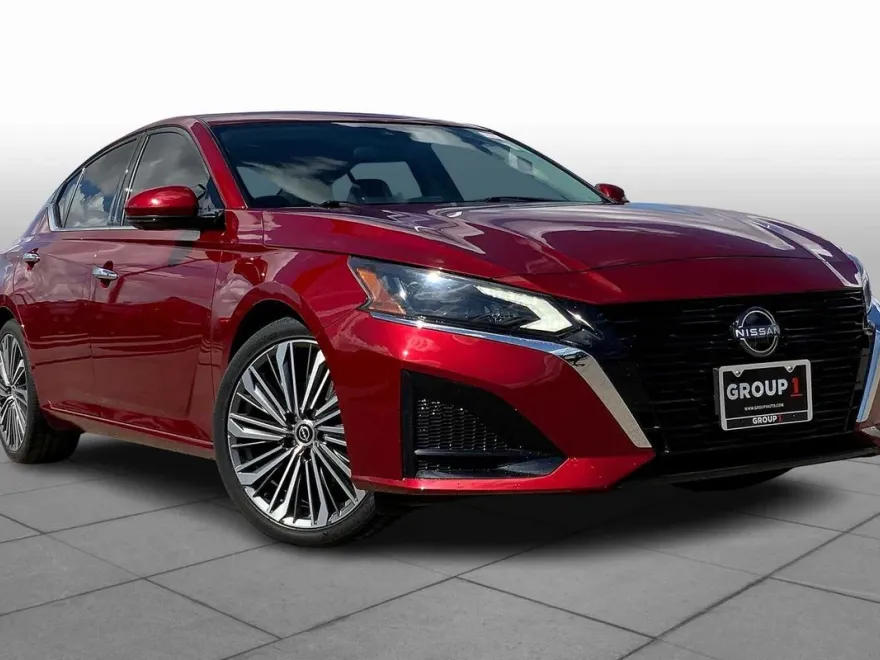 2023 Nissan Altima 2.5 SL photo 1