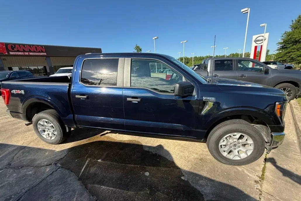 2023 Ford F-150 XLT photo 1