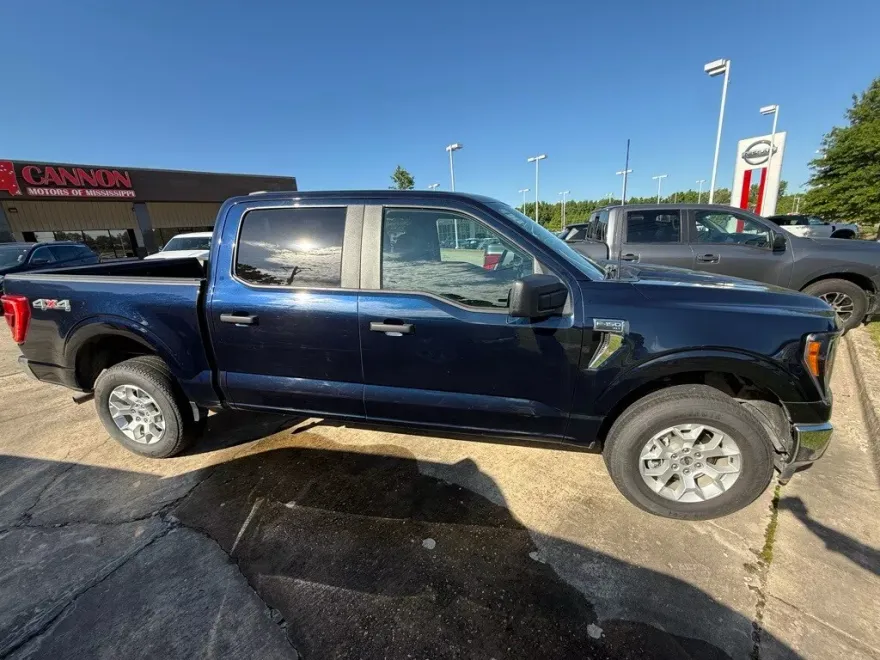 2023 Ford F-150 XLT photo 1