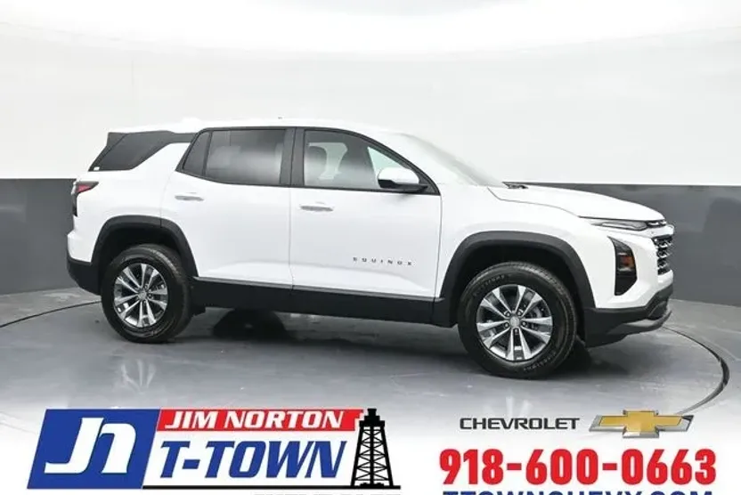 2026 Chevrolet Equinox LT photo 1