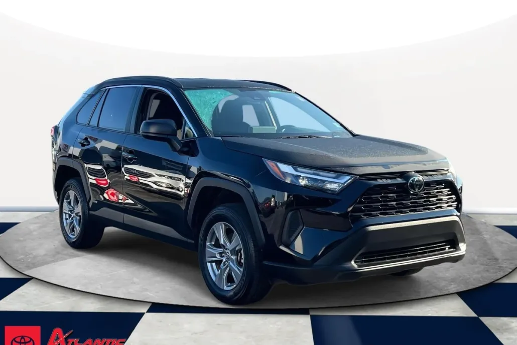 2025 Toyota RAV4 Hybrid LE photo 1