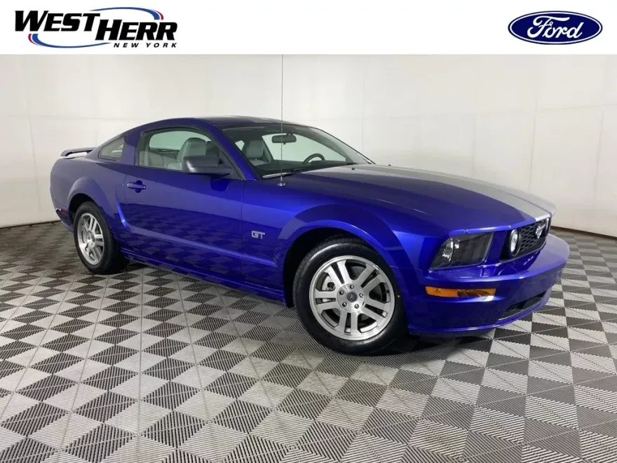 2005 Ford Mustang GT Premium photo 1
