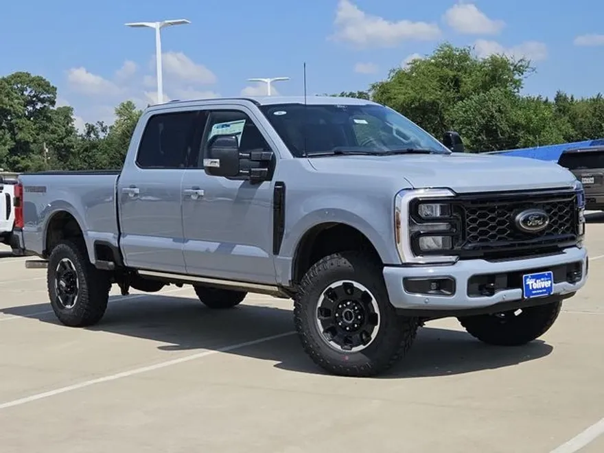 2026 Ford F-250 Lariat photo 1