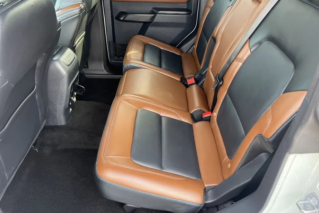 2024 Ford Bronco Outer Banks photo 1