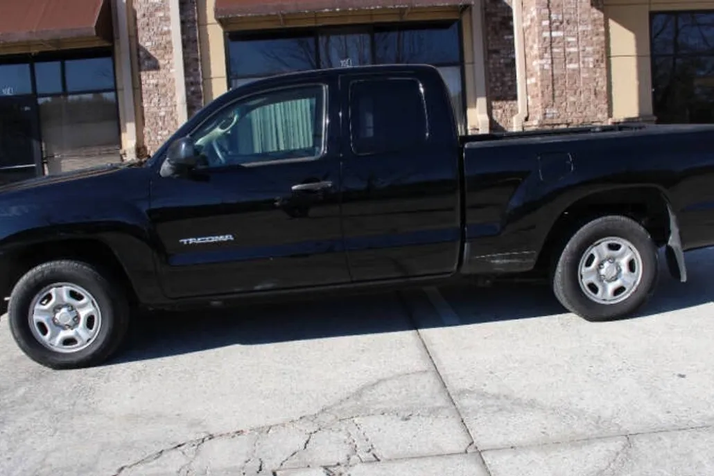 2011 Toyota Tacoma Base Access Cab photo 1