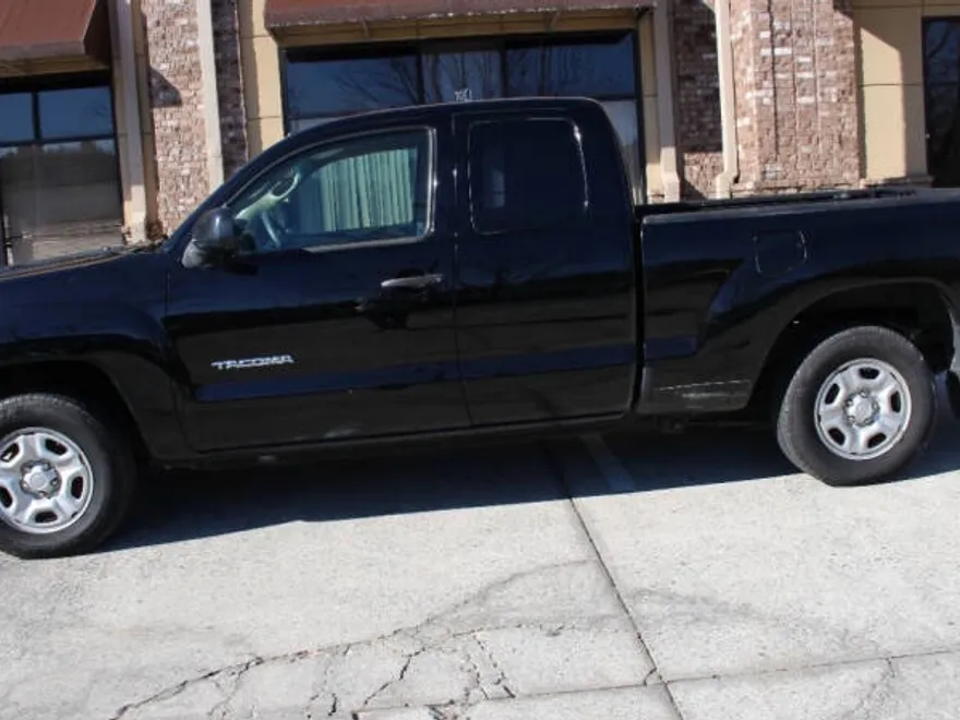 2011 Toyota Tacoma Base Access Cab photo 1