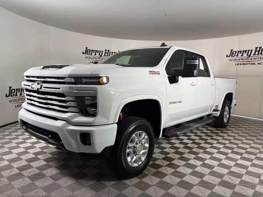 2025 Chevrolet Silverado 2500HD LT photo 1