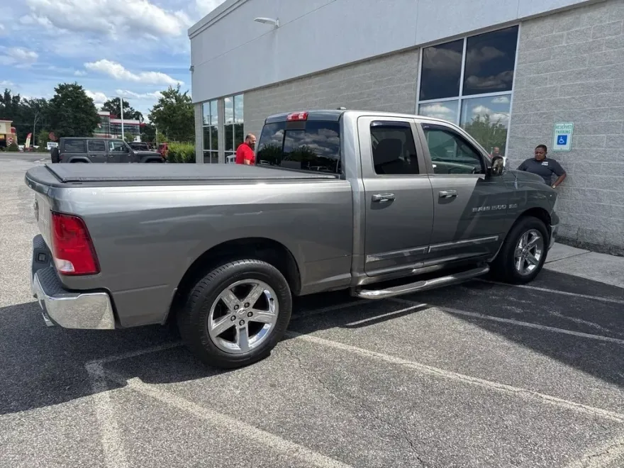 2011 Ram 1500 SLT photo 1