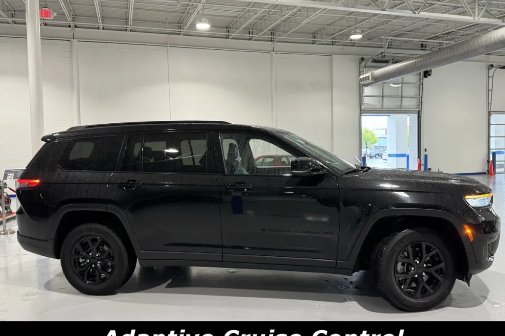 2024 Jeep Grand Cherokee Altitude photo 1