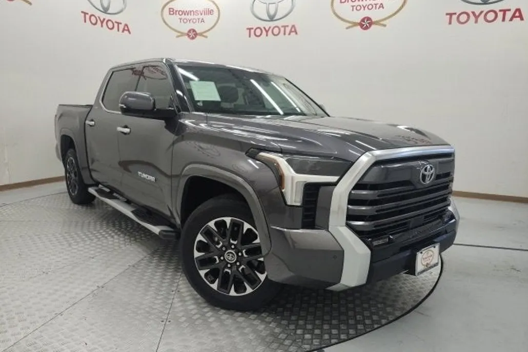 2023 Toyota Tundra Limited photo 1