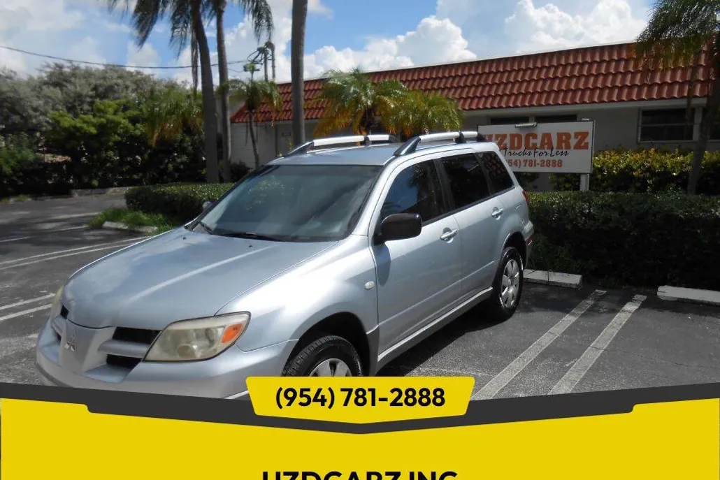 2006 Mitsubishi Outlander LS photo 1