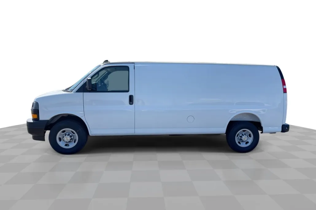 2025 Chevrolet Express Cargo 3500 photo 1