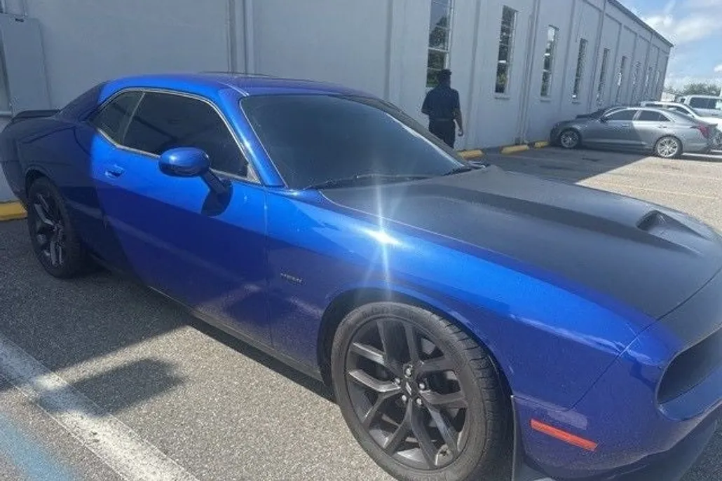 2019 Dodge Challenger R/T photo 1
