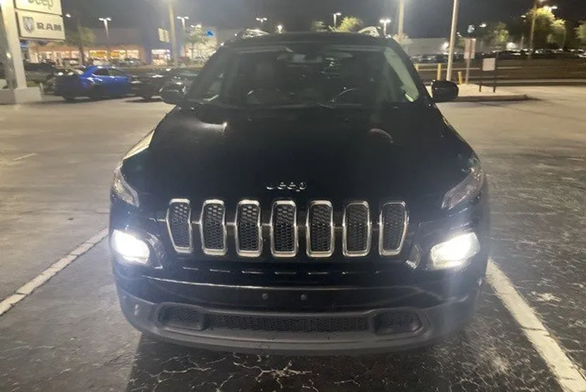 2018 Jeep Cherokee Latitude photo 1