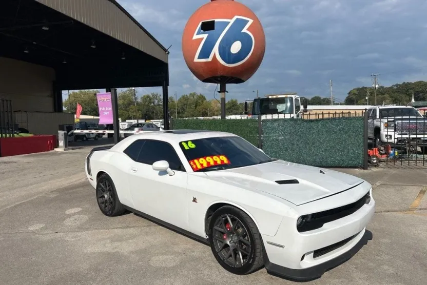 2016 Dodge Challenger R/T Scat Pack photo 1