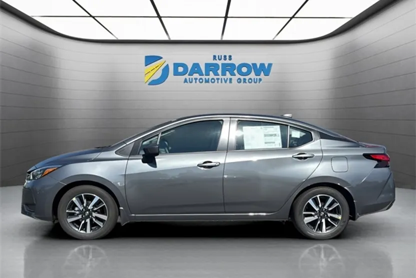 2025 Nissan Versa 1.6 SV photo 1