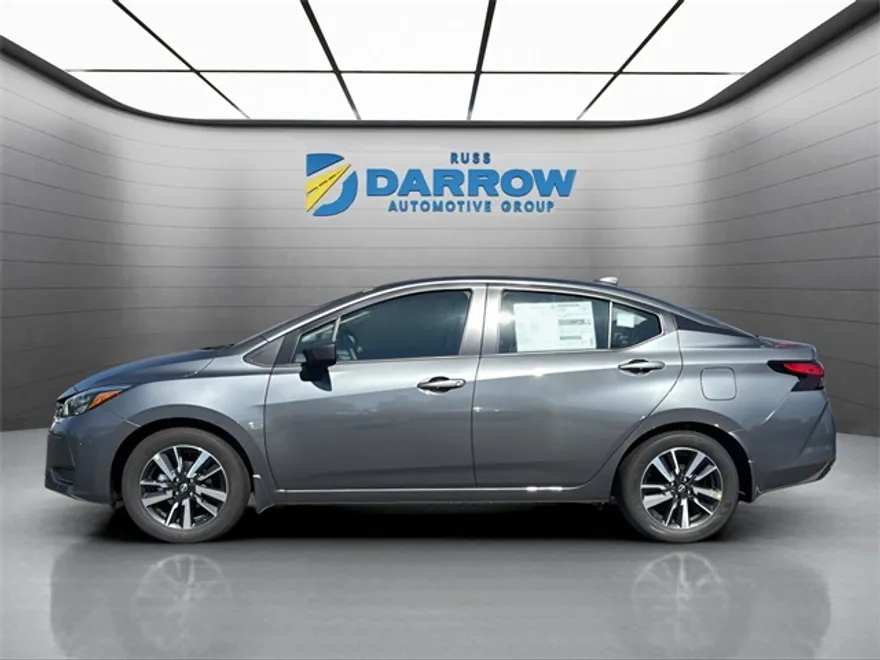 2025 Nissan Versa 1.6 SV photo 1