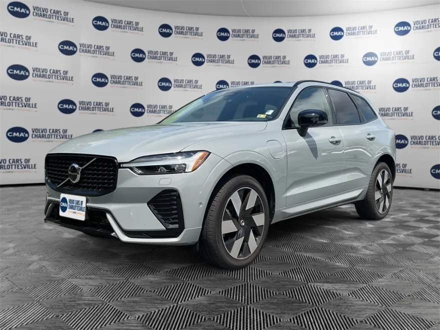2025 Volvo XC60 Recharge Hybrid T8 Plus photo 1