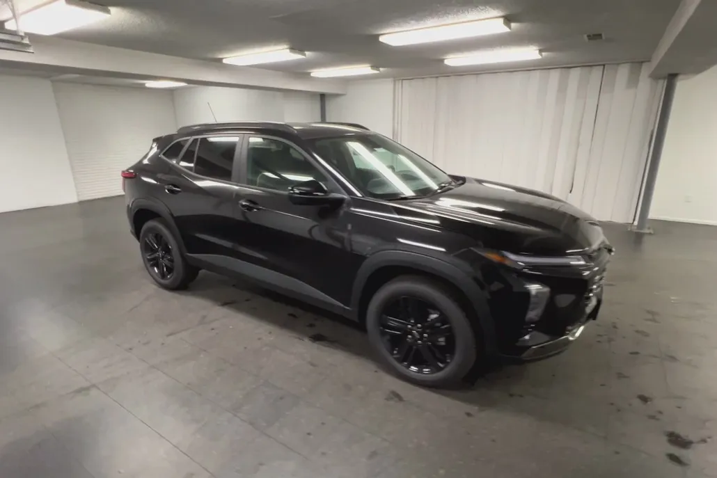 2025 Chevrolet Trax ACTIV photo 1