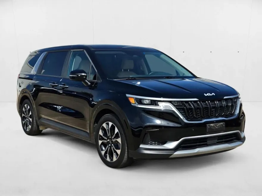2024 Kia Carnival EX photo 1