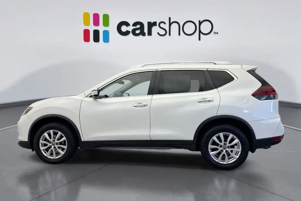 2019 Nissan Rogue SV photo 1
