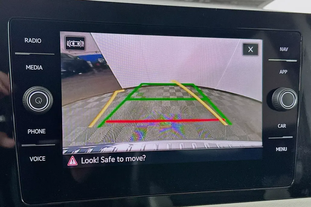 2025 Volkswagen Taos SEL photo 1