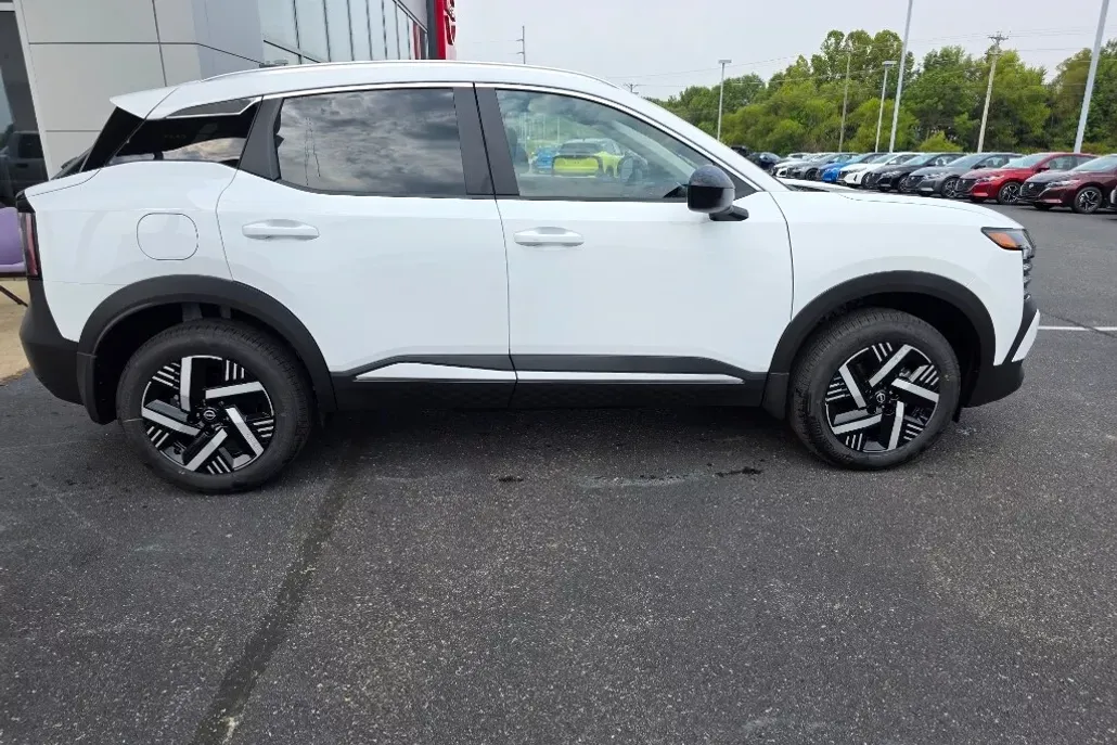 2026 Nissan Kicks SV photo 1