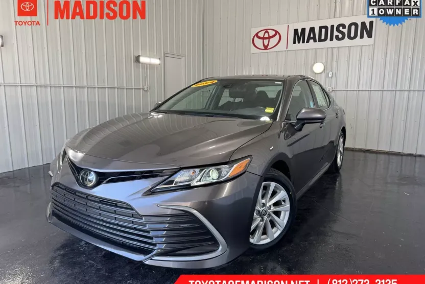 2024 Toyota Camry LE photo 1