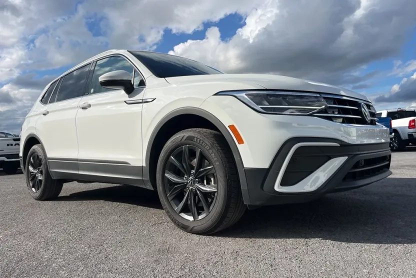 2024 Volkswagen Tiguan SE Wolfsburg Edition photo 1