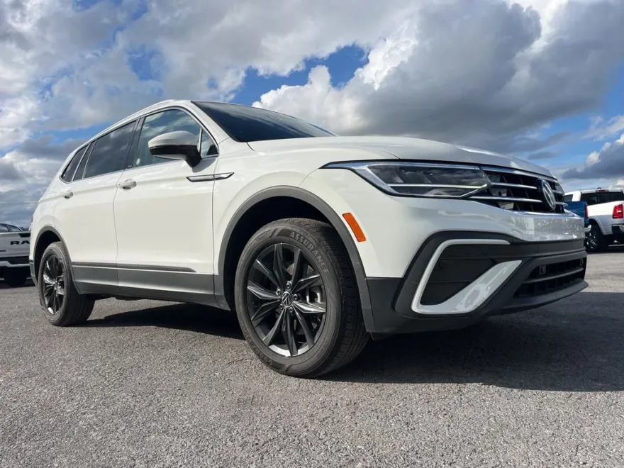 2024 Volkswagen Tiguan SE Wolfsburg Edition photo 1