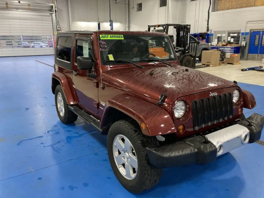 2010 Jeep Wrangler Sahara photo 1